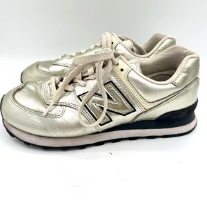 New Balance silver/gold and Black Sneakers